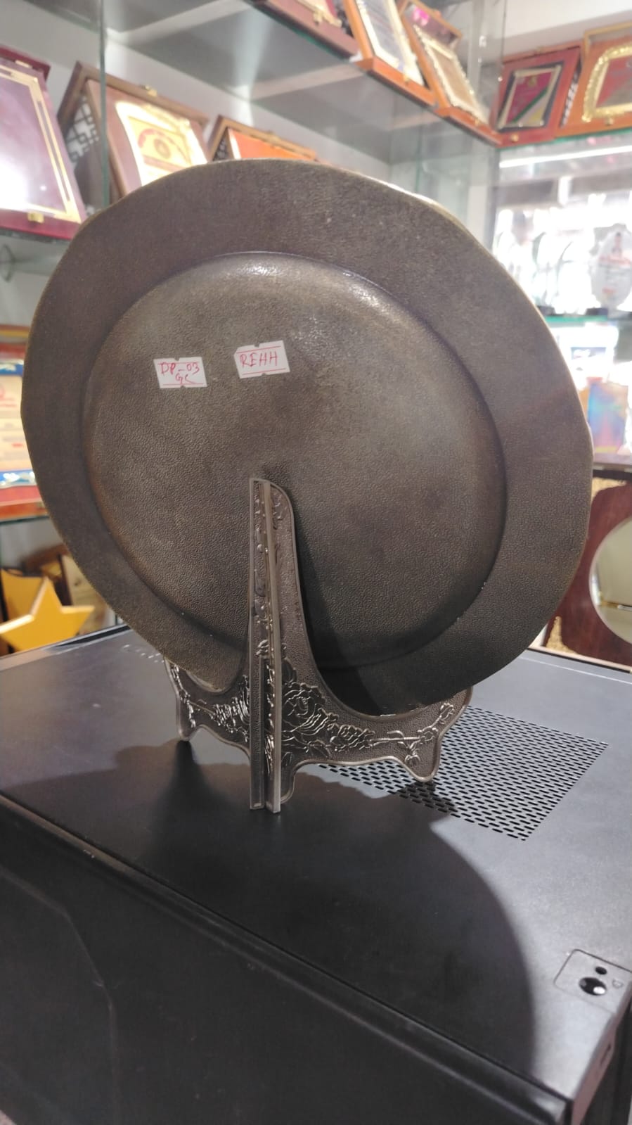 Silver cast crest with premium wooden laser cutting box - Image 4